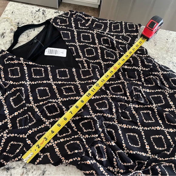 Torrid Black Floral Geometric Maxi Georgette Surplice Hi-Low Dress 3X NWT - Picture 11 of 16